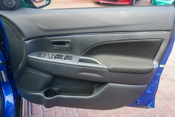 https://vehicle-cdn.autoleague.cloud/32225_81010454_11.jpg