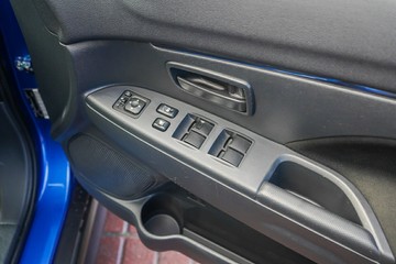 https://vehicle-cdn.autoleague.cloud/32225_81010454_12.jpg