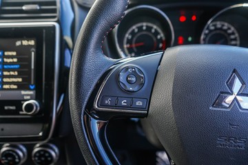 https://vehicle-cdn.autoleague.cloud/32225_81010454_15.jpg