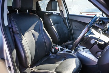 https://vehicle-cdn.autoleague.cloud/32225_81010468_14.jpg