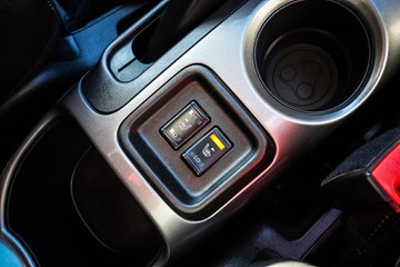 https://vehicle-cdn.autoleague.cloud/32225_81010468_20.jpg