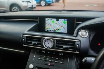 https://vehicle-cdn.autoleague.cloud/32225_81010469_15.jpg