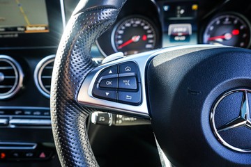 https://vehicle-cdn.autoleague.cloud/32225_81010471_16.jpg