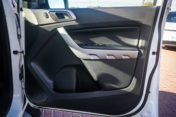 https://vehicle-cdn.autoleague.cloud/32225_81010472_11.jpg