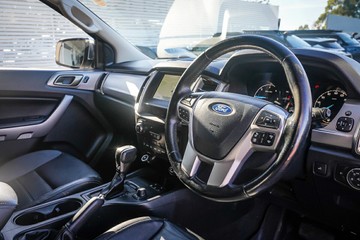 https://vehicle-cdn.autoleague.cloud/32225_81010472_12.jpg