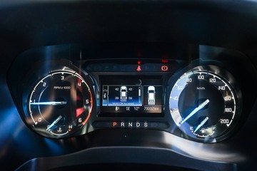 https://vehicle-cdn.autoleague.cloud/32225_81010472_14.jpg