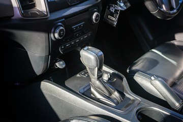 https://vehicle-cdn.autoleague.cloud/32225_81010472_23.jpg