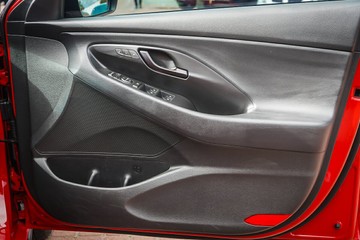 https://vehicle-cdn.autoleague.cloud/32225_81010477_11.jpg