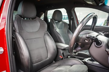 https://vehicle-cdn.autoleague.cloud/32225_81010477_13.jpg
