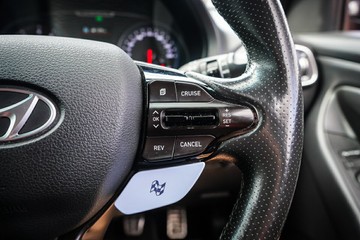 https://vehicle-cdn.autoleague.cloud/32225_81010477_16.jpg
