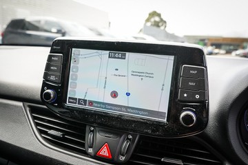 https://vehicle-cdn.autoleague.cloud/32225_81010477_17.jpg