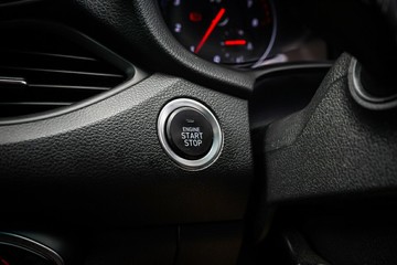 https://vehicle-cdn.autoleague.cloud/32225_81010477_19.jpg