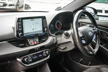 https://vehicle-cdn.autoleague.cloud/32225_81010477_21.jpg