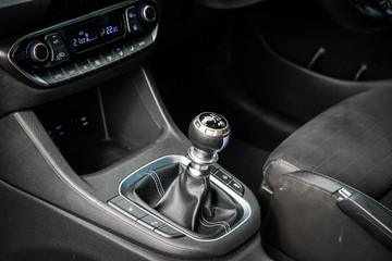 https://vehicle-cdn.autoleague.cloud/32225_81010477_22.jpg