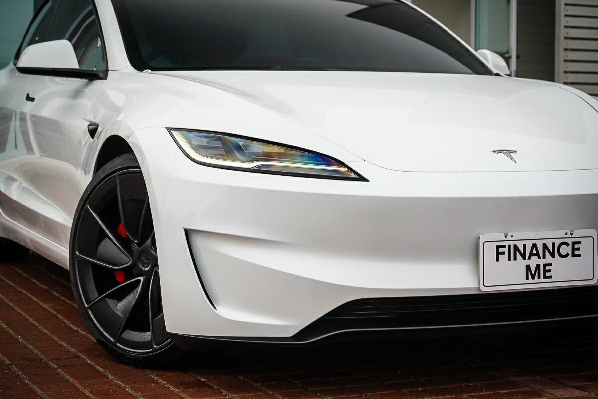Tesla Model 3 image 2