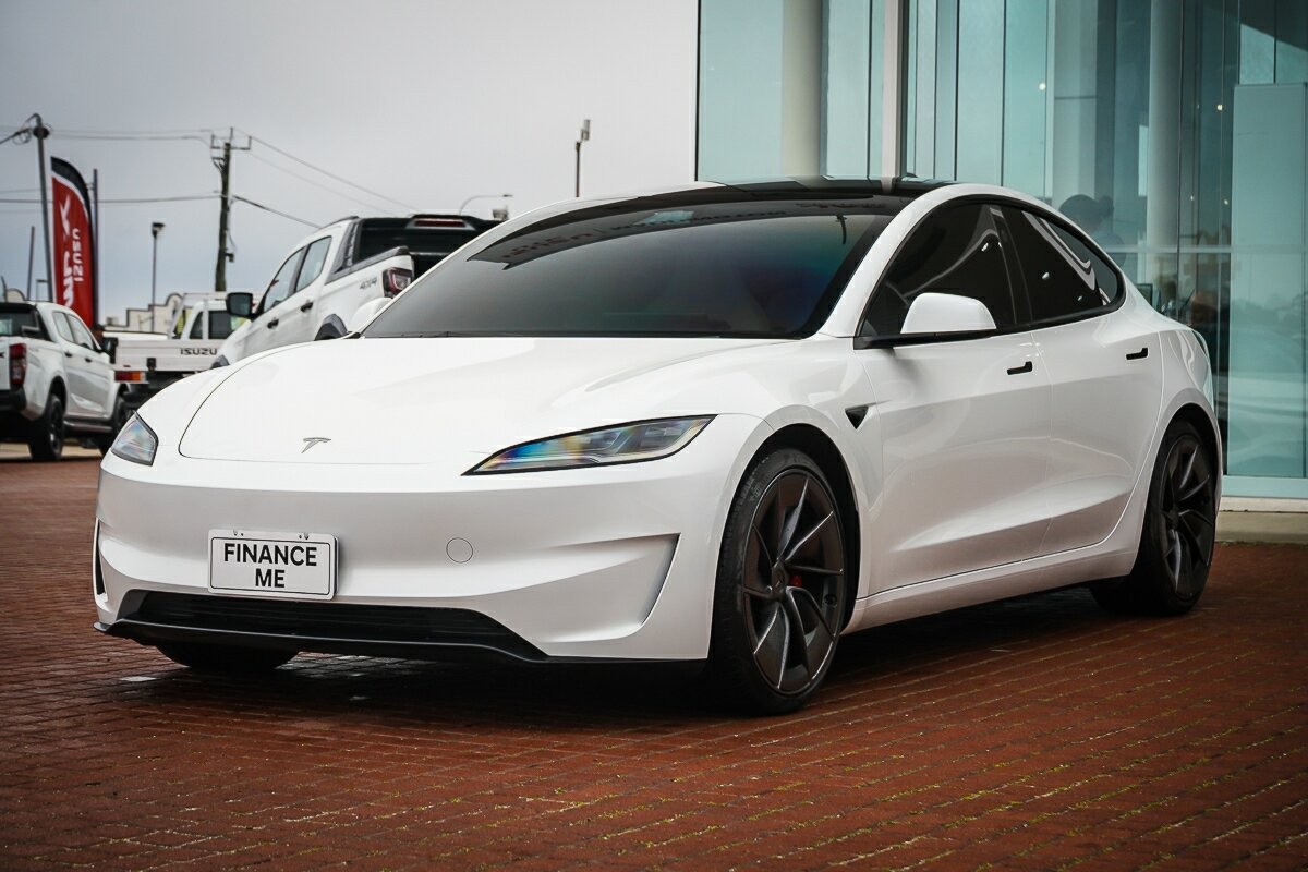 Tesla Model 3 image 4