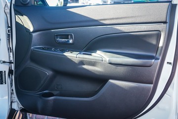 https://vehicle-cdn.autoleague.cloud/32225_81010492_12.jpg