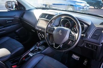https://vehicle-cdn.autoleague.cloud/32225_81010492_13.jpg