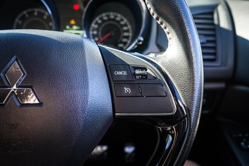 https://vehicle-cdn.autoleague.cloud/32225_81010492_17.jpg