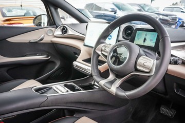 https://vehicle-cdn.autoleague.cloud/32225_81010503_11.jpg