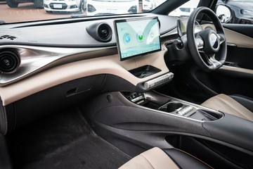 https://vehicle-cdn.autoleague.cloud/32225_81010503_19.jpg