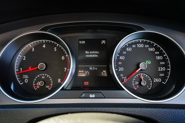 https://vehicle-cdn.autoleague.cloud/32225_81010508_15.jpg