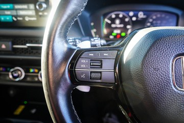 https://vehicle-cdn.autoleague.cloud/32225_81010526_16.jpg