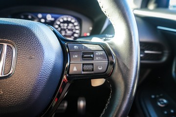https://vehicle-cdn.autoleague.cloud/32225_81010526_17.jpg