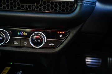 https://vehicle-cdn.autoleague.cloud/32225_81010526_20.jpg