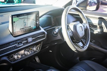https://vehicle-cdn.autoleague.cloud/32225_81010526_23.jpg