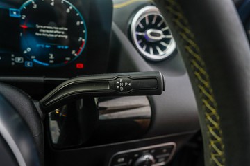 https://vehicle-cdn.autoleague.cloud/32225_81010527_11.jpg