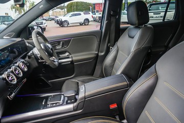 https://vehicle-cdn.autoleague.cloud/32225_81010527_17.jpg