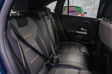 https://vehicle-cdn.autoleague.cloud/32225_81010527_24.jpg