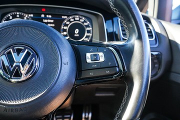 https://vehicle-cdn.autoleague.cloud/32225_81010542_18.jpg