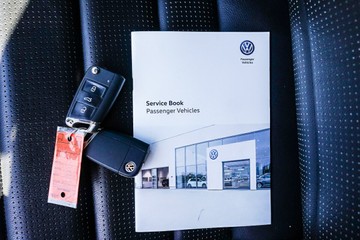 https://vehicle-cdn.autoleague.cloud/32225_81010542_24.jpg