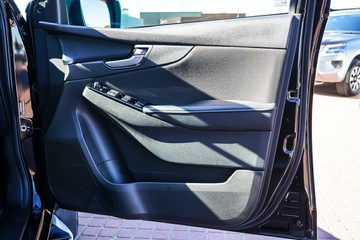 https://vehicle-cdn.autoleague.cloud/32225_81010551_13.jpg