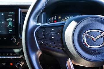 https://vehicle-cdn.autoleague.cloud/32225_81010551_17.jpg
