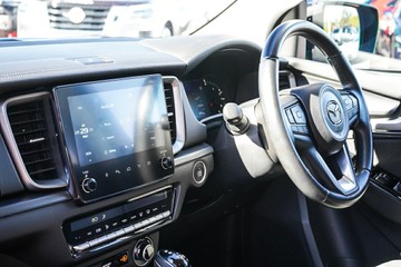 https://vehicle-cdn.autoleague.cloud/32225_81010551_23.jpg