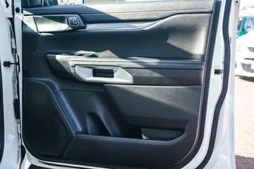 https://vehicle-cdn.autoleague.cloud/32225_81010566_12.jpg
