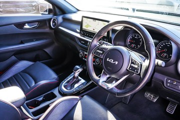 https://vehicle-cdn.autoleague.cloud/32225_81010569_13.jpg
