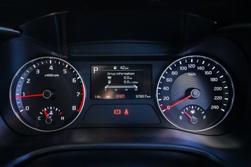 https://vehicle-cdn.autoleague.cloud/32225_81010569_15.jpg