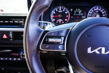 https://vehicle-cdn.autoleague.cloud/32225_81010569_16.jpg