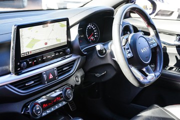 https://vehicle-cdn.autoleague.cloud/32225_81010569_22.jpg