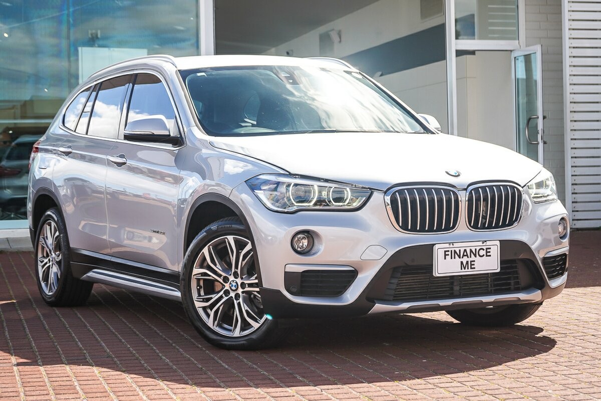 BMW X1 image 1