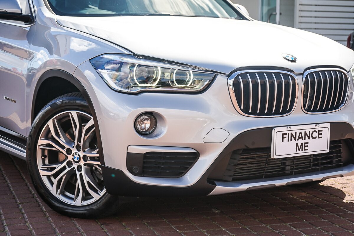 BMW X1 image 2
