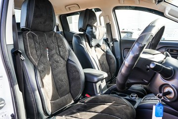 https://vehicle-cdn.autoleague.cloud/32225_81010578_14.jpg
