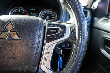 https://vehicle-cdn.autoleague.cloud/32225_81010578_17.jpg