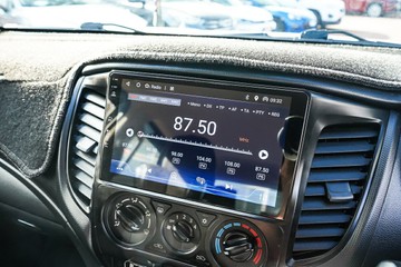 https://vehicle-cdn.autoleague.cloud/32225_81010578_18.jpg