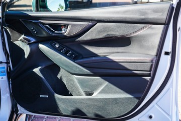 https://vehicle-cdn.autoleague.cloud/32225_81010583_12.jpg