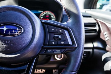 https://vehicle-cdn.autoleague.cloud/32225_81010583_17.jpg